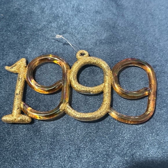 Engraved Gold Colored 1980s & 1990s Christmas Ornaments. Lot of 5 - Picture 7 of 7